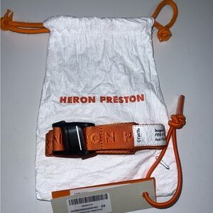 Heron Preston logo-patch buckled belt.